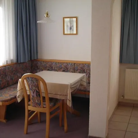 Landhaus Zum Griena Guest house *